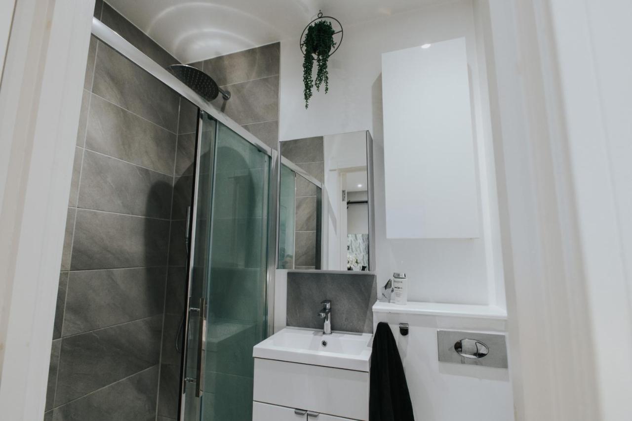 Circa17- Entire Apt, Free Parking, Gym, City Central & Free Netflix Bracknell Luaran gambar