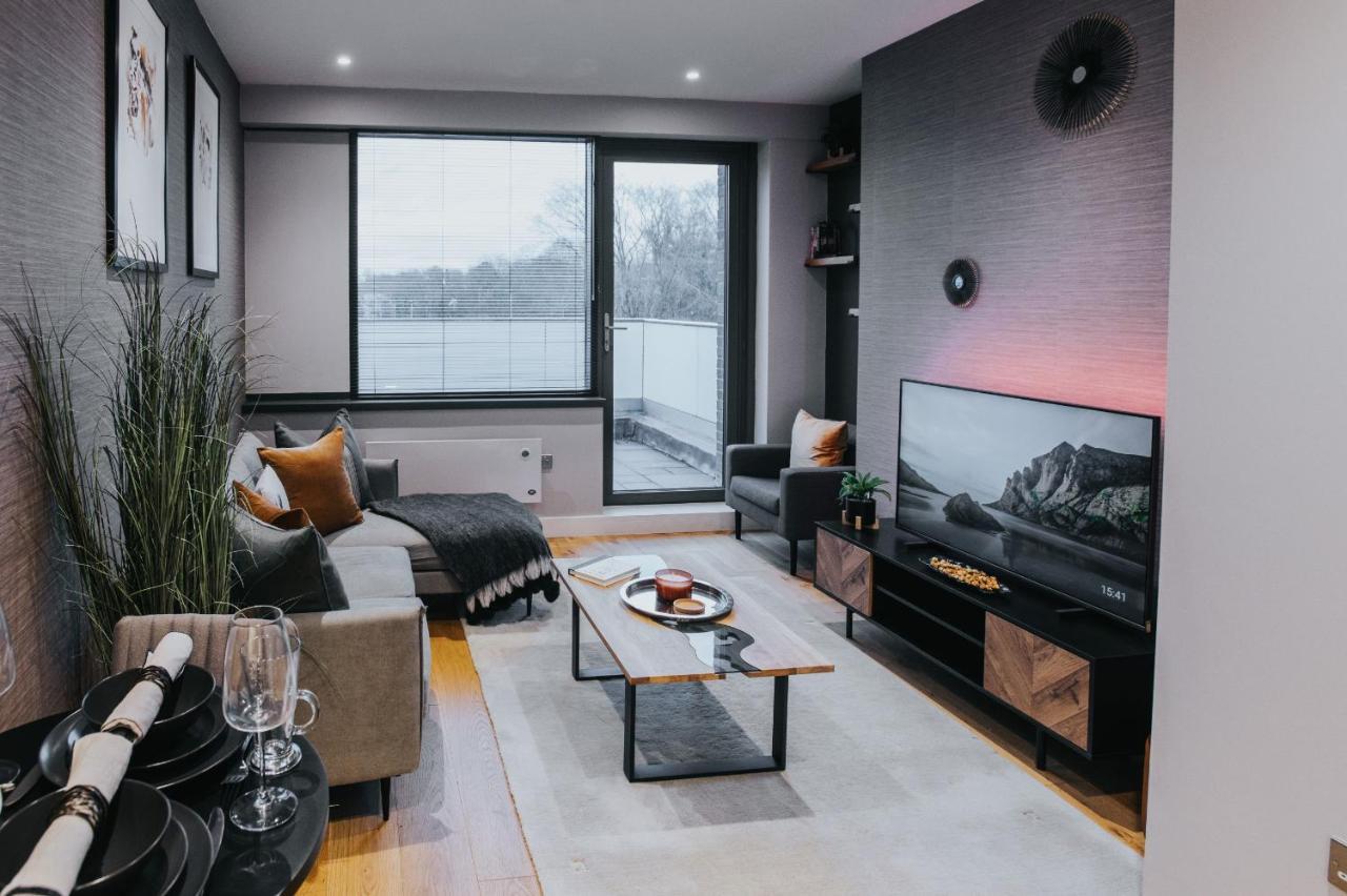 Circa17- Entire Apt, Free Parking, Gym, City Central & Free Netflix Bracknell Luaran gambar