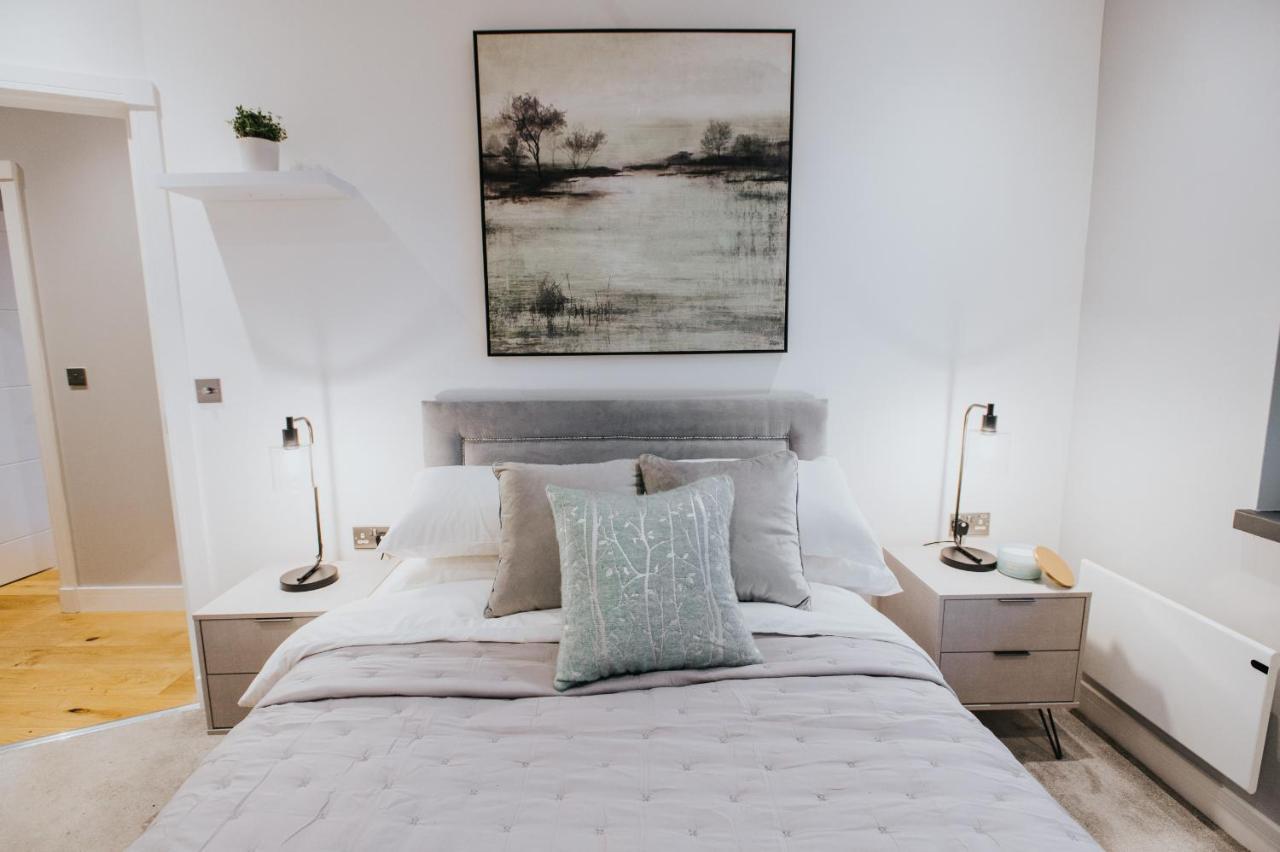 Circa17- Entire Apt, Free Parking, Gym, City Central & Free Netflix Bracknell Luaran gambar